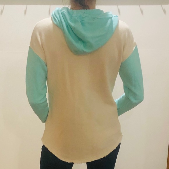 Billabong Hooded Sweatshirt - Picture 2 of 4